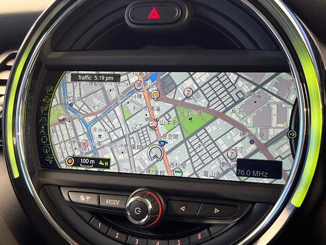 �������i�r:��̊��̂���i�r�́A����������ԓ������o���Ă���܂��B�I�[�f�B�I�@�\���[�����Ă���܂��̂ŁA�^�]�����y���߂܂���