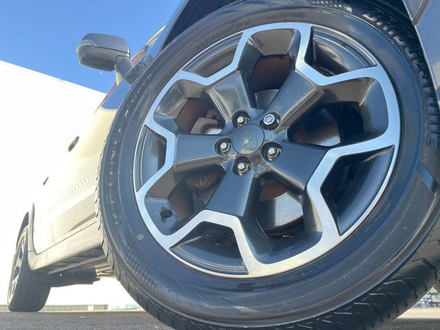 �y����17�C���`�A���~�z�C�[���z�O�ςɃ}�b�`���������A���~�z�C�[���𑕒����Ă���܂��B�e��ЊO�A���~�z�C�[����A�X�^�b�h���X�^�C�����戵�����Ă���܂��B���񂲑��k����������