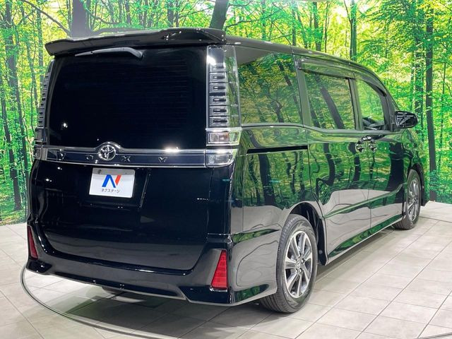 ☆全国のネクステージからお取り寄せが可能※!遠方の店舗に展示してあるクルマが気になる場合も、最寄りの店舗でご覧いただくことが可能です!是非私たちに要望をお聞かせください!※別途費用