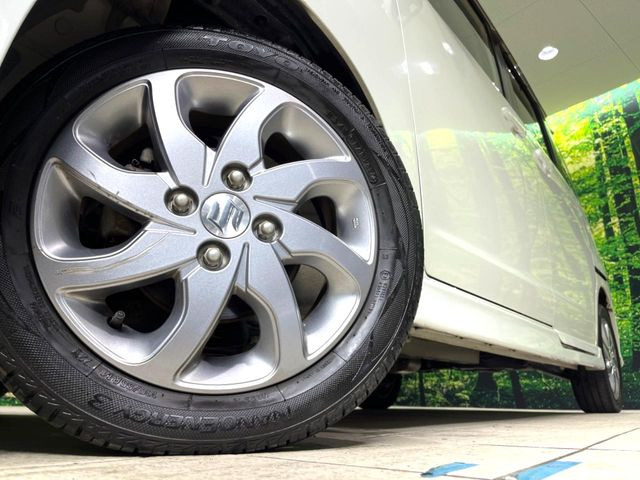 �y����14�C���`�A���~�z�C�[���z�O�ςɃ}�b�`���������A���~�z�C�[���𑕒����Ă���܂��B�e��ЊO�A���~�z�C�[����A�X�^�b�h���X�^�C�����戵�����Ă���܂��B���񂲑��k����������