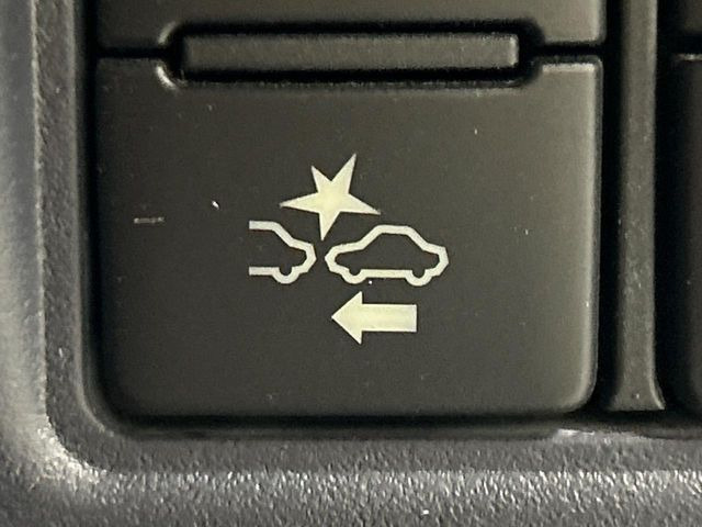 �y�g���^�Z�[�t�e�B�Z���X�z���s���ɑO���̎ԗ�����F�����A�Փ˂������Ȏ��͌x��ƃu���[�L�ŏՓˉ���Ɣ�Q�y�����A�V�X�g�B�����S�Ƀh���C�u�����y���݂��������܂��B