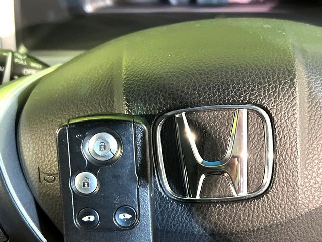 �yHonda�X�}�[�g�L�[�z�J�o����|�P�b�g�ɓ��ꂽ�܂܂ł��h�A�̎{���E�������\�ȃX�}�[�g�L�[�𑕔��B�G���W���̃I���E�I�t�����J�M�����o���K�v����������Ƃ��Ă��֗��ł���