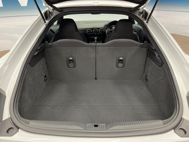 ●トランクルーム:趣味が広がる収容スペース!これだけの広さがあればお買い物やレジャーなどにも最適です!使用感も少なくきれいな状態を維持しております。