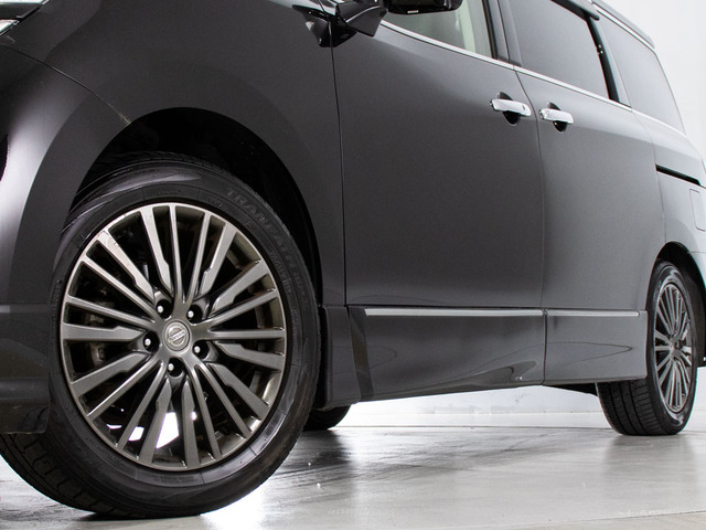 ★タイヤ交換★お好みのメーカ-やデザインのホイールへの換装も承っております!