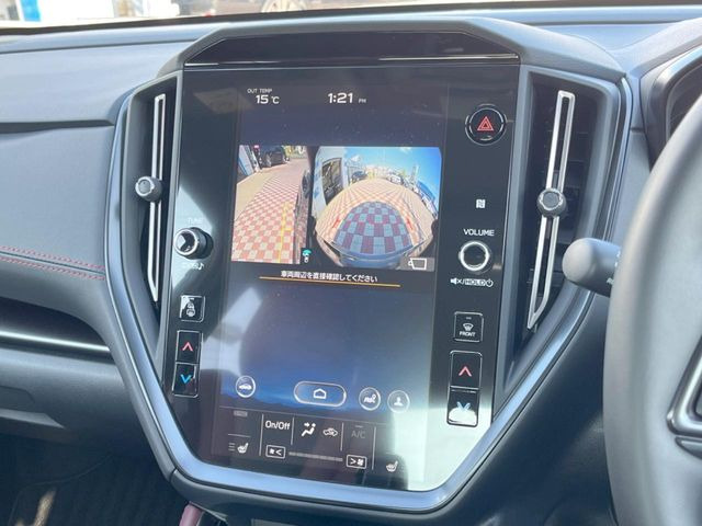 【フロント&サイド&バックカメラ】ドライバーから見にくい死角部分を映像で確認できる前方と左側面にカメラを装着。見通しがきかない場所や住宅密集地などを運転することが多い人におすすめの安心装備です。