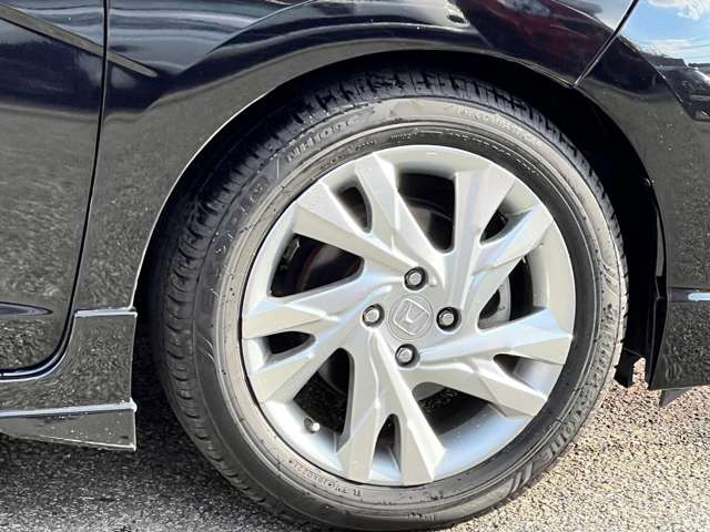 ���Ђ́A���q���܂̃j�[�Y�ɂ������o����悤�A�L�x�ȎԎ����葵���Ă���܂��B����芷���̍ۂ��A����A��낵�����肢�������܂��B