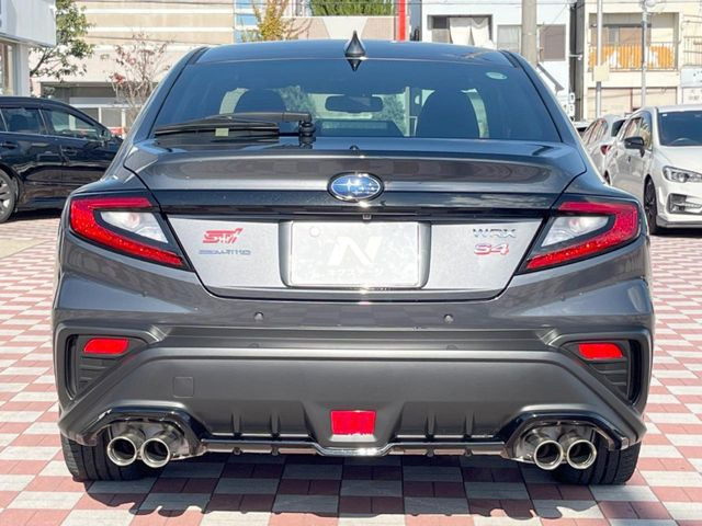 安心の最長10年・走行無制限保証(有償)をご用意。保証内容も充実はもちろん、無料点検&オイル交換や、年中無休の全国・24時間ロードサービスも付帯されておりますのでご安心下さい。