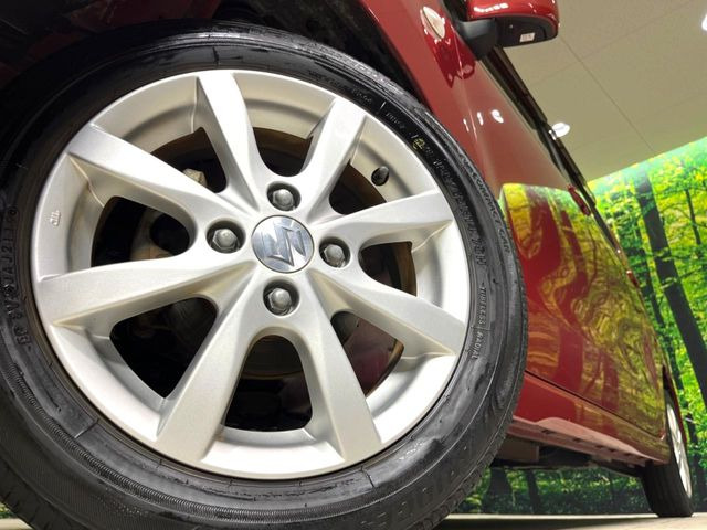 �y����14�C���`�A���~�z�C�[���z�O�ςɃ}�b�`���������A���~�z�C�[���𑕒����Ă���܂��B�e��ЊO�A���~�z�C�[����A�X�^�b�h���X�^�C�����戵�����Ă���܂��B���񂲑��k����������