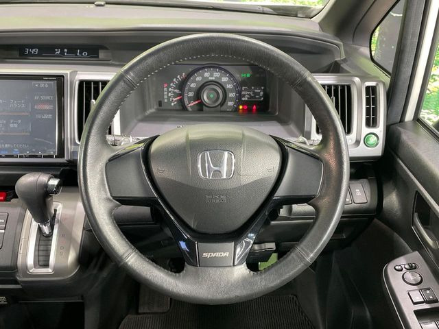 �y�����v�����X�e�A�����O�z�㎿�Ȋv���g�p���邱�ƂŁA��ɂ����������݂ƂĂ��^�]���₷���n���h���ł���