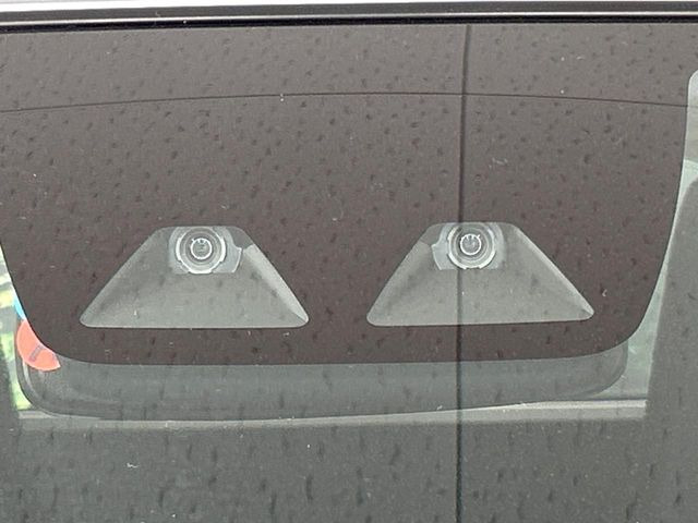 �y�X�}�[�g�A�V�X�g�z���s���ɑO���̎ԗ�����F�����A�Փ˂������Ȏ��͌x��ƃu���[�L�ŏՓˉ���Ɣ�Q�y�����A�V�X�g�B�����S�Ƀh���C�u�����y���݂��������܂��B