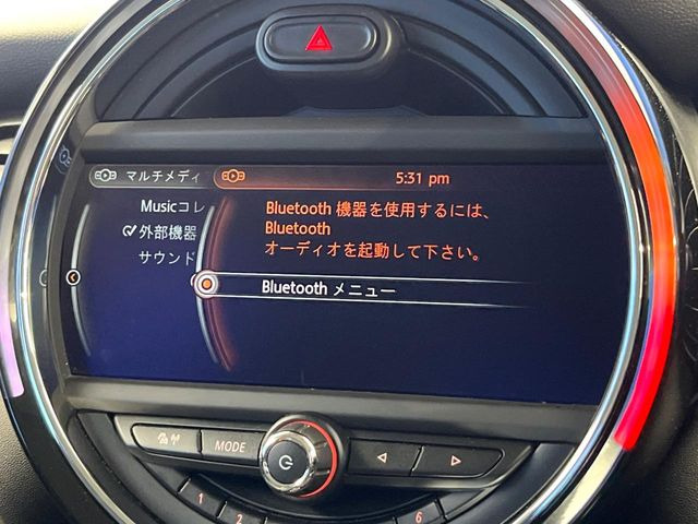 ��Bluetooth:���莝���̃X�}�[�g�t�H���ȂǂƐڑ����A�n���Y�t���[�ʘb��Տꊴ����~���[�W�b�N�Đ������y���݂��������܂��B�����ڑ��ł��̂Ŕς킵��������܂����