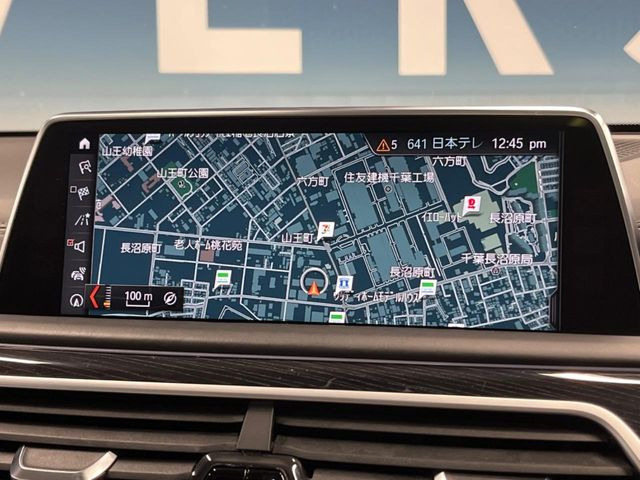 ●○純正ナビ:一体感のあるナビは、高級感ある車内を演出してくれます。オーディオ機能も充実しておりますので、運転もより楽しめます♪