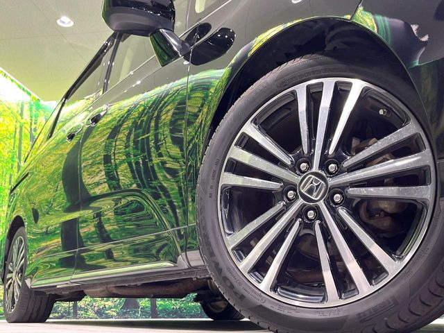 �y����18�C���`�A���~�z�C�[���z�O�ςɃ}�b�`���������A���~�z�C�[���𑕒����Ă���܂��B�e��ЊO�A���~�z�C�[����A�X�^�b�h���X�^�C�����戵�����Ă���܂��B���񂲑��k����������