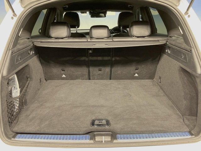 ●トランクルーム:趣味が広がる収容スペース!これだけの広さがあればお買い物やレジャーなどにも最適です!使用感も少なくきれいな状態を維持しております。