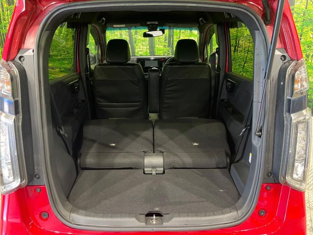 ���i�̂���������ʋ΁A���}���ɏ\���ȉ׎��X�y�[�X���m�ۂ��Ă���܂��B�Z�J���h�V�[�g��|���ƁA�傫�ȉו��̐ύڂ��\�ł���