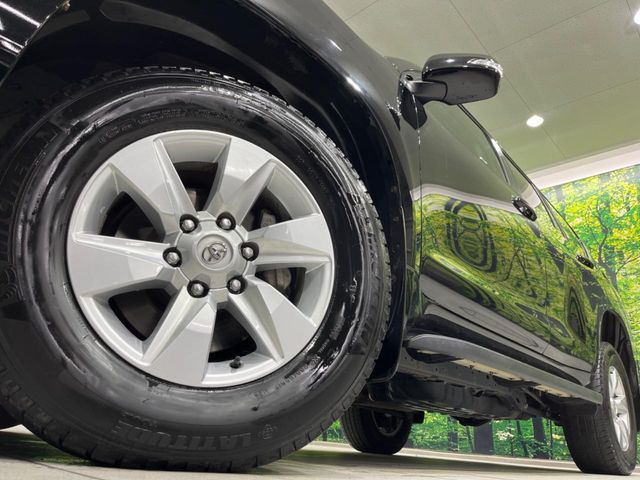 �y����17�C���`�A���~�z�C�[���z�O�ςɃ}�b�`���������A���~�z�C�[���𑕒����Ă���܂��B�e��ЊO�A���~�z�C�[����A�X�^�b�h���X�^�C�����戵�����Ă���܂��B���񂲑��k����������