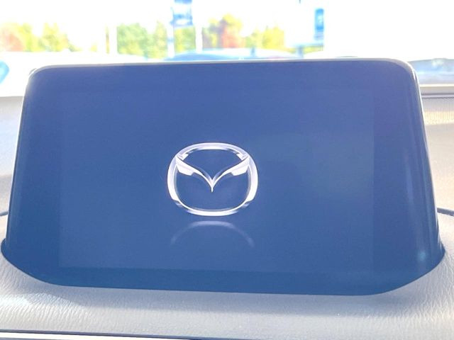 【純正ナビ】人気の純正ナビを装備しております。ナビの使いやすさはもちろん、オーディオ機能も充実!キャンプや旅行はもちろん、通勤や買い物など普段のドライブも楽しくなるはず♪