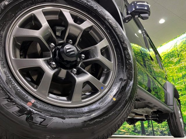 �y����15�C���`�A���~�z�C�[���z�O�ςɃ}�b�`���������A���~�z�C�[���𑕒����Ă���܂��B�e��ЊO�A���~�z�C�[����A�X�^�b�h���X�^�C�����戵�����Ă���܂��B���񂲑��k����������