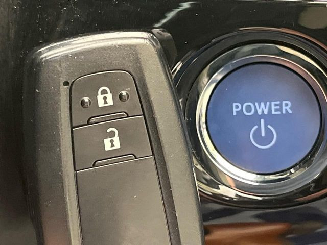 �y�X�}�[�g�L�[�z�J�o����|�P�b�g�ɓ��ꂽ�܂܂ł��h�A�̎{���E�������\�ȃX�}�[�g�L�[�𑕔��B�G���W���̃I���E�I�t�����J�M�����o���K�v����������Ƃ��Ă��֗��ł���