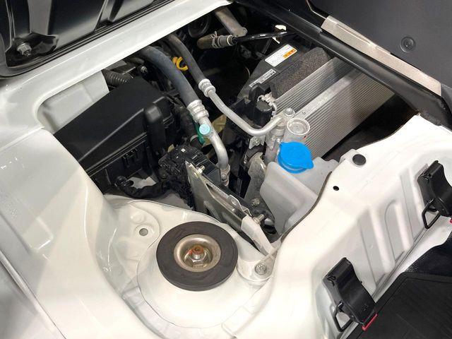 親切・丁寧な専門メカニックスタッフが応対!・車検・点検整備・事故等の修理などアフターサービスも安心。お車のカスタマイズもネクステージのサービススタッフまでご相談ください!