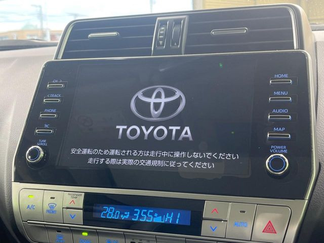 【純正9インチナビ】人気の純正ナビを装備。オーディオ機能も充実しており、Bluetooth接続すればお持ちのスマホやMP3プレイヤーの音楽を再生可能!毎日の運転がさらに楽しくなります!!