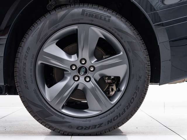 ���X�͍����A���Ԑ��X�����炱�������ɗ͂����Ă��܂��B�J�X�^���˗��͂��Ƃ��e��R�[�f�B���O��Ƃ�Ԍ������ȂǁA���������̂��q�l���炨�₢���킹������A���p���𒸂��Ă���܂��B