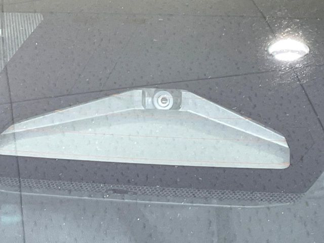 �y�g���^�Z�[�t�e�B�Z���X�z���s���ɑO���̎ԗ�����F�����A�Փ˂������Ȏ��͌x��ƃu���[�L�ŏՓˉ���Ɣ�Q�y�����A�V�X�g�B�����S�Ƀh���C�u�����y���݂��������܂��B