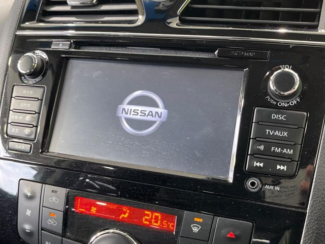 【純正ナビ】人気の純正ナビを装備。オーディオ機能も充実しており、Bluetooth接続すればお持ちのスマホやMP3プレイヤーの音楽を再生可能!毎日の運転がさらに楽しくなります!!