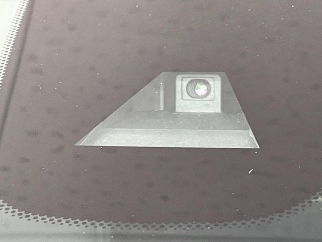 �y�G�}�[�W�F���V�[�u���[�L�z���s���ɑO���̎ԗ�����F�����A�Փ˂������Ȏ��͌x��ƃu���[�L�ŏՓˉ���Ɣ�Q�y�����A�V�X�g�B�����S�Ƀh���C�u�����y���݂��������܂��B