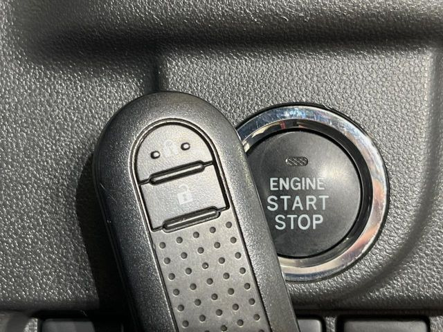 �y�L�[�t���[�V�X�e���z�J�o����|�P�b�g�ɓ��ꂽ�܂܂ł��h�A�̎{���E�������\�ȃX�}�[�g�L�[�𑕔��B�G���W���̃I���E�I�t�����J�M�����o���K�v����������Ƃ��Ă��֗��ł���