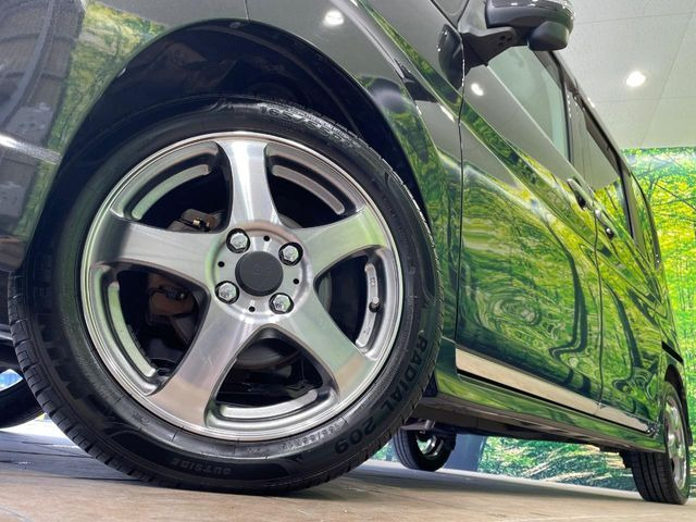 �y15�C���`�A���~�z�C�[���z�O�ςɃ}�b�`�����A���~�z�C�[���𑕒����Ă���܂��B�e��A���~�z�C�[����A�X�^�b�h���X�^�C�����戵�����Ă���܂��B���񂲑��k����������