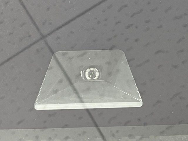 �y�z���_�Z���V���O�z���s���ɑO���̎ԗ�����F�����A�Փ˂������Ȏ��͌x��ƃu���[�L�ŏՓˉ���Ɣ�Q�y�����A�V�X�g�B�����S�Ƀh���C�u�����y���݂��������܂��B