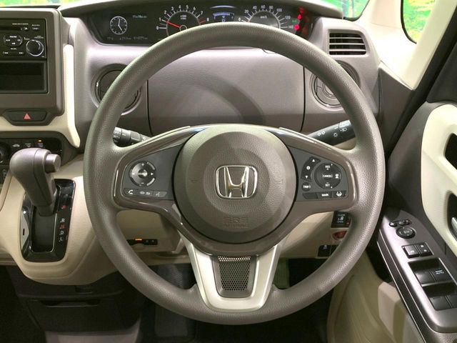 【ステアリングスイッチ】運転中、前方から目線をそらすことなく、オーディオ等の操作が可能な便利機能!安心&快適なドライブを演出してくれます♪