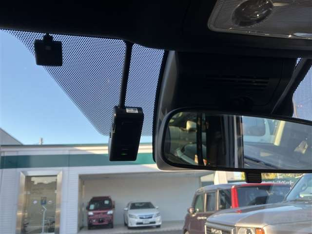 エスクァイアハイブリッド1.8 Gi