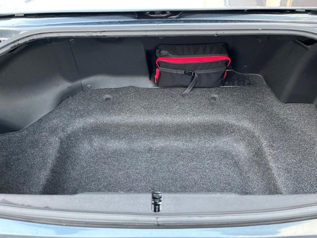 普段のお買い物や通勤、送迎等に十分な荷室スペースを確保しております。