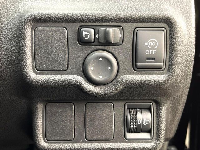 �y�d���i�[�~���[�z�T�C�h�~���[�͓d���i�[���ƂȂ��Ă���A�������ԏ�ł��L�Y�������X�N��}�����܂��B