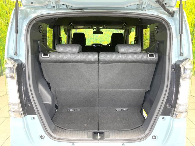 普段のお買い物や通勤、送迎等に十分な荷室スペースを確保しております。セカンドシートを倒すと、大きな荷物の積載も可能です♪