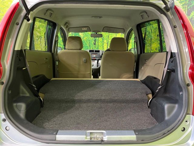 普段のお買い物や通勤、送迎等に十分な荷室スペースを確保しております。セカンドシートを倒すと、大きな荷物の積載も可能です♪