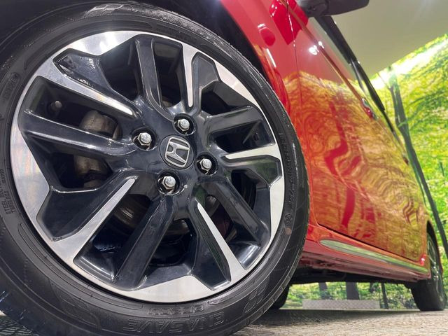 �y����15�C���`�A���~�z�C�[���z�O�ςɃ}�b�`���������A���~�z�C�[���𑕒����Ă���܂��B�e��ЊO�A���~�z�C�[����A�X�^�b�h���X�^�C�����戵�����Ă���܂��B���񂲑��k����������