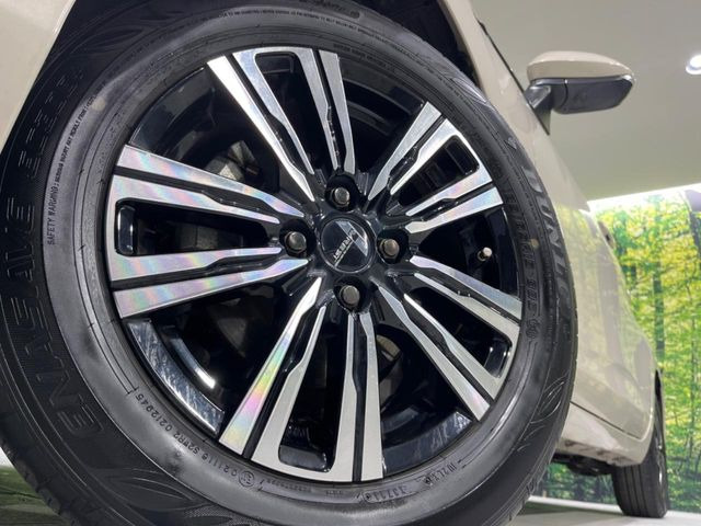 �y15�C���`�A���~�z�C�[���z�O�ςɃ}�b�`���������A���~�z�C�[���𑕒����Ă���܂��B�e��ЊO�A���~�z�C�[����A�X�^�b�h���X�^�C�����戵�����Ă���܂��B���񂲑��k����������