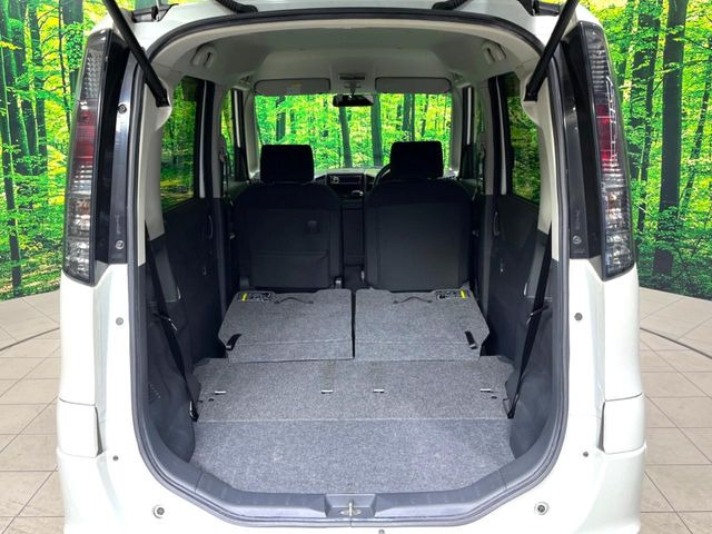 ���i�̂���������ʋ΁A���}���ɏ\���ȉ׎��X�y�[�X���m�ۂ��Ă���܂��B�Z�J���h�V�[�g��|���ƁA�傫�ȉו��̐ύڂ��\�ł���