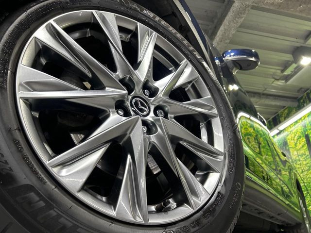 �y����19�C���`�A���~�z�C�[���z�O�ςɃ}�b�`���������A���~�z�C�[���𑕒����Ă���܂��B�e��ЊO�A���~�z�C�[����A�X�^�b�h���X�^�C�����戵�����Ă���܂��B���񂲑��k����������