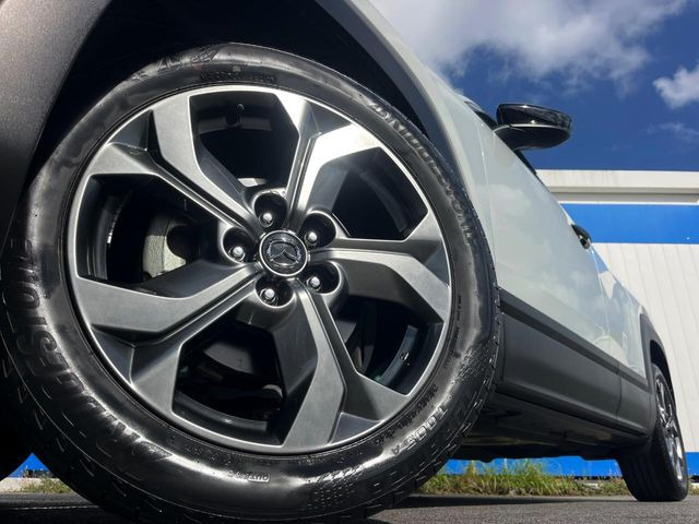 �y�����A���~�z�C�[���z�O�ςɃ}�b�`���������A���~�z�C�[���𑕒����Ă���܂��B�e��ЊO�A���~�z�C�[����A�X�^�b�h���X�^�C�����戵�����Ă���܂��B���񂲑��k����������