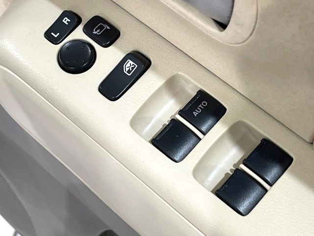 �y�d���i�[�~���[�z�T�C�h�~���[�͓d���i�[���ƂȂ��Ă���A�������ԏ�ł��L�Y�������X�N��}�����܂��B