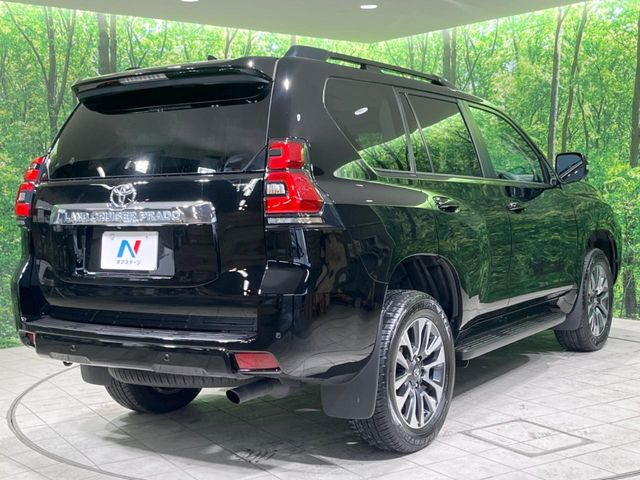 ☆全国のネクステージからお取り寄せが可能※!遠方の店舗に展示してあるクルマが気になる場合も、最寄りの店舗でご覧いただくことが可能です!是非私たちに要望をお聞かせください!※別途費用