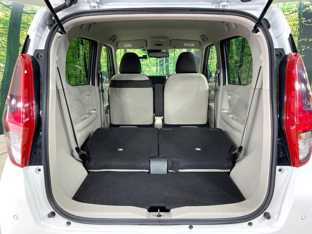 ���i�̂���������ʋ΁A���}���ɏ\���ȉ׎��X�y�[�X���m�ۂ��Ă���܂��B�Z�J���h�V�[�g��|���ƁA�傫�ȉו��̐ύڂ��\�ł���