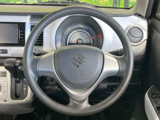 ステアリングも使用感が少なく、きれいな状態となっております♪