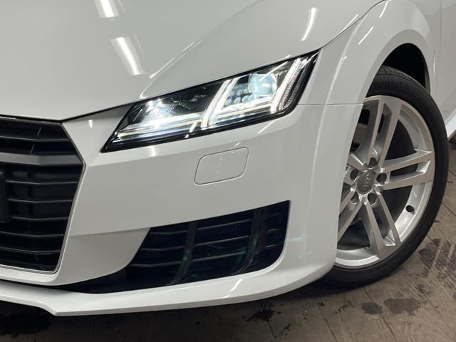 ●LEDヘッドライト:夜間走行時も良好な視界を確保し安心して運転できる高輝度LEDヘッドライトを装備!点灯速度が早く、消費電力も抑えられています。