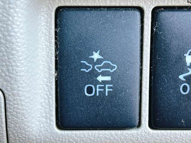 �y�Փˌy�����u�z���s���ɑO���̎ԗ�����F�����A�Փ˂������Ȏ��͌x��ƃu���[�L�ŏՓˉ���Ɣ�Q�y�����A�V�X�g�B�����S�Ƀh���C�u�����y���݂��������܂��B