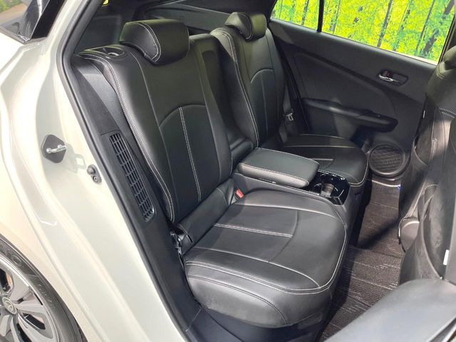 後部座席も気になるようなキズ・汚れやへたり等、大きなダメージはなく、良好な状態です。